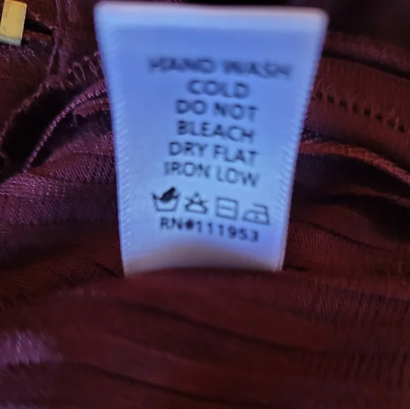 NWOTStylish Jacket/Blazer/Top,Versatile,beautiful gold finishes for classy look. - Picture 9 of 16